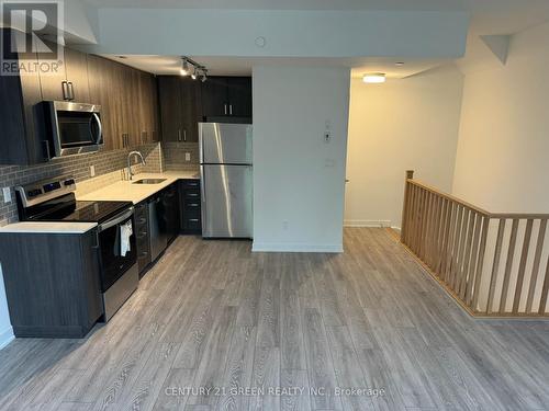 15 - 4045 Hickory Drive, Mississauga (Rathwood), ON - Indoor Photo Showing Kitchen With Stainless Steel Kitchen