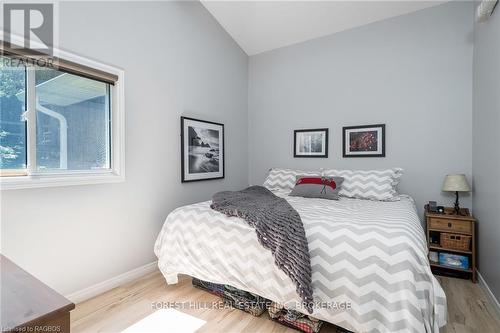 230 Wiles Lane, Grey Highlands, ON - Indoor Photo Showing Bedroom