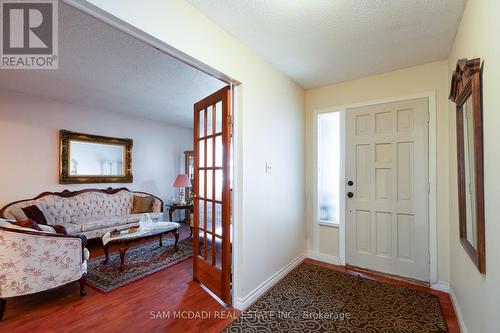 2859 Constable Road, Mississauga (Clarkson), ON - Indoor Photo Showing Bedroom