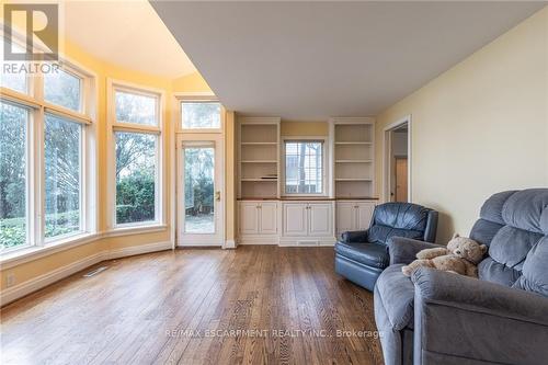 21 Second Street, Oakville (Old Oakville), ON - Indoor Photo Showing Living Room