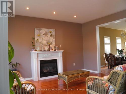 58 Gannett Drive, Richmond Hill (Jefferson), ON - Indoor Photo Showing Living Room With Fireplace