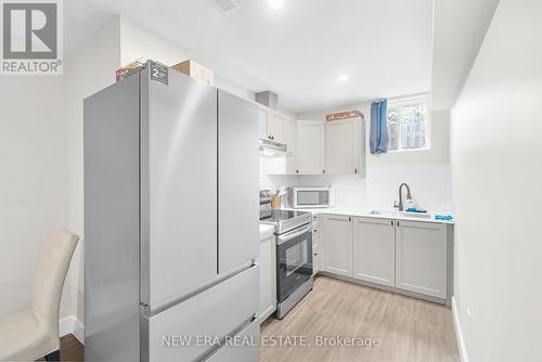 1376 Sheldon Street, Innisfil, ON - Indoor Photo Showing Kitchen