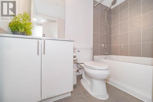 415 - 800 Lawrence Avenue W, Toronto (Yorkdale-Glen Park), ON - Indoor Photo Showing Bathroom