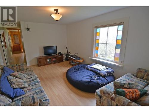 413 Sixth  Street, Nelson, BC - Indoor Photo Showing Bedroom