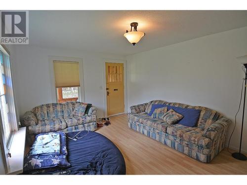 413 Sixth  Street, Nelson, BC - Indoor Photo Showing Living Room