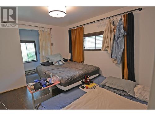 413 Sixth  Street, Nelson, BC - Indoor Photo Showing Bedroom