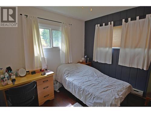 413 Sixth  Street, Nelson, BC - Indoor Photo Showing Bedroom