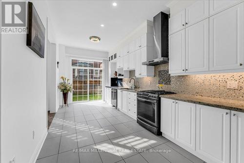 127 Morningside Drive, Halton Hills (Georgetown), ON - Indoor Photo Showing Kitchen