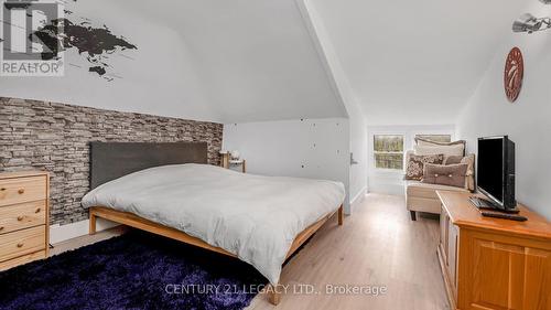 2842 Forks Of The Credit Road, Caledon, ON - Indoor Photo Showing Bedroom