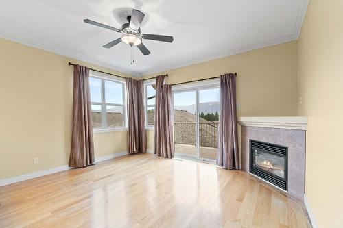 13-2751 15 Avenue, Salmon Arm, BC - Indoor Photo Showing Living Room With Fireplace