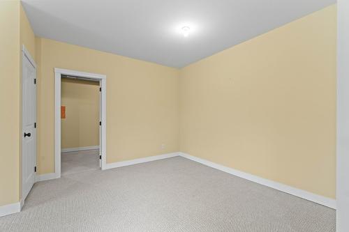 13-2751 15 Avenue, Salmon Arm, BC - Indoor Photo Showing Other Room