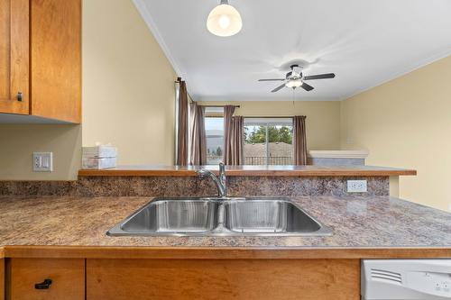 13-2751 15 Avenue, Salmon Arm, BC - Indoor Photo Showing Kitchen With Double Sink