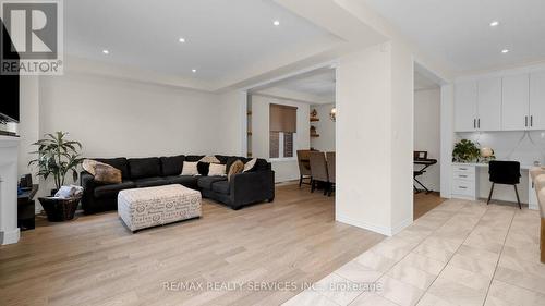 17 Herrick Drive N, Brampton, ON - Indoor Photo Showing Living Room