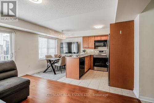 2 - 622 Shoreline Drive, Mississauga (Cooksville), ON - Indoor Photo Showing Kitchen