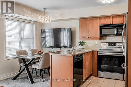 2 - 622 Shoreline Drive, Mississauga, ON - Indoor Photo Showing Kitchen With Double Sink