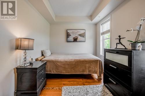 2 - 622 Shoreline Drive, Mississauga, ON - Indoor Photo Showing Bedroom