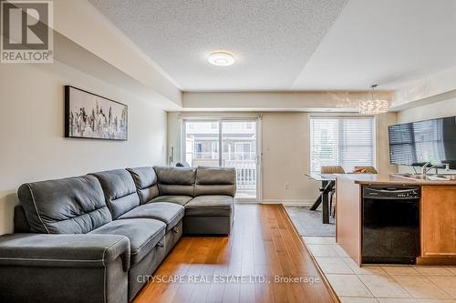 2 - 622 Shoreline Drive, Mississauga (Cooksville), ON - Indoor Photo Showing Living Room