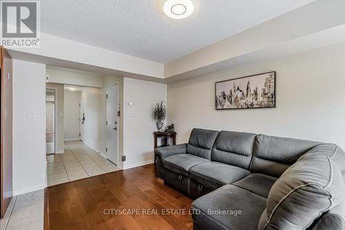 2 - 622 Shoreline Drive, Mississauga (Cooksville), ON - Indoor Photo Showing Living Room