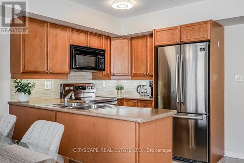 2 - 622 Shoreline Drive, Mississauga, ON - Indoor Photo Showing Kitchen With Double Sink