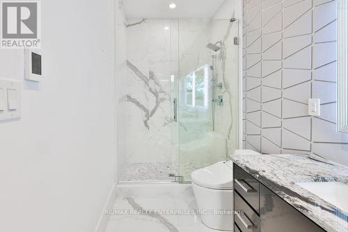 7A Iroquois Avenue, Mississauga, ON - Indoor Photo Showing Bathroom