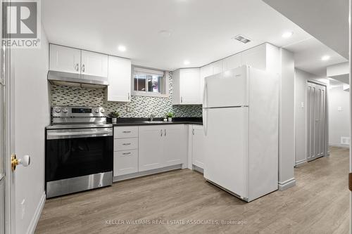 14 Moultrey Crescent, Halton Hills (Georgetown), ON - Indoor Photo Showing Kitchen