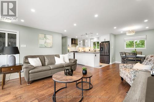 14 Moultrey Crescent, Halton Hills, ON - Indoor Photo Showing Living Room