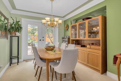 337 Rio Drive, Kelowna, BC - Indoor Photo Showing Dining Room