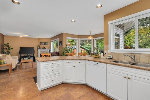 337 Rio Drive, Kelowna, BC - Indoor Photo Showing Kitchen With Double Sink