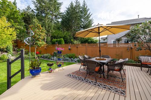 337 Rio Drive, Kelowna, BC - Outdoor With Deck Patio Veranda