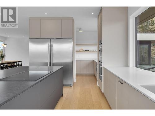 1190 Stoneypointe Court, Kelowna, BC - Indoor Photo Showing Kitchen With Stainless Steel Kitchen