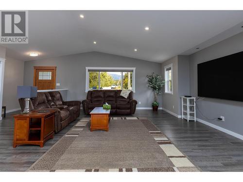 3569 Newell Avenue, Terrace, BC - Indoor Photo Showing Living Room