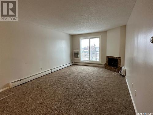 301 1832 Eaglesham Avenue, Weyburn, SK - Indoor Photo Showing Other Room