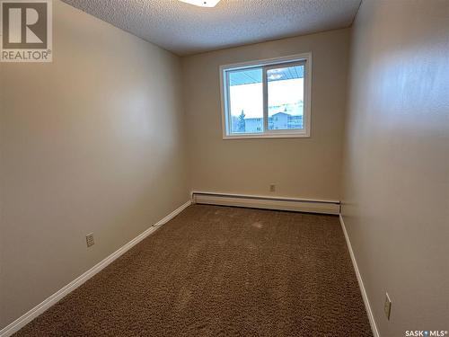 301 1832 Eaglesham Avenue, Weyburn, SK - Indoor Photo Showing Other Room