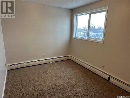 301 1832 Eaglesham Avenue, Weyburn, SK - Indoor Photo Showing Other Room