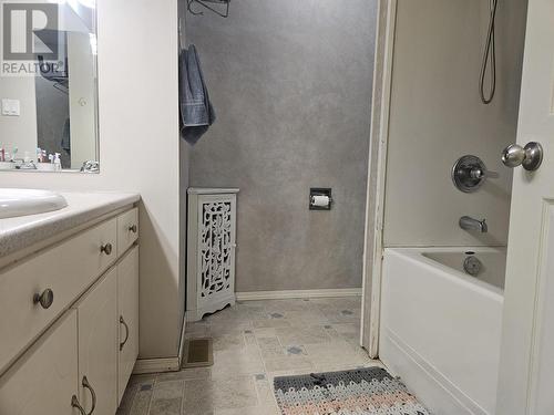 326 Allard Street, Quesnel, BC - Indoor Photo Showing Bathroom