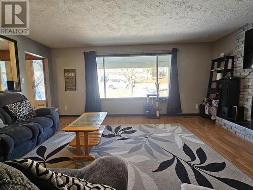 326 Allard Street, Quesnel, BC - Indoor Photo Showing Living Room With Fireplace