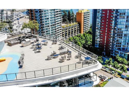 2618 89 Nelson Street, Vancouver, BC - Outdoor