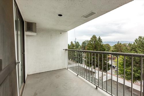 508-737 Leon Ave Avenue, Kelowna, BC - Outdoor With Balcony With Exterior