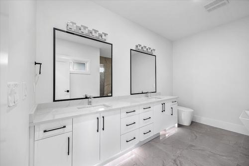 705 Mcclure Road, Kelowna, BC - Indoor Photo Showing Bathroom