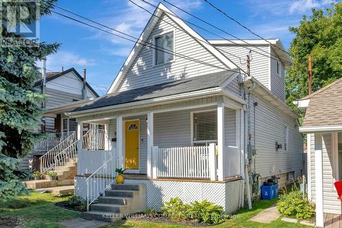 82 East 35Th Street, Hamilton, ON - Outdoor With Deck Patio Veranda