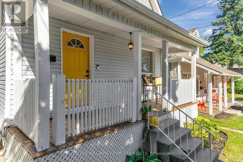 82 East 35Th Street, Hamilton, ON - Outdoor With Deck Patio Veranda