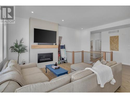 2160 Ensign Quay, West Kelowna, BC - Indoor Photo Showing Living Room With Fireplace