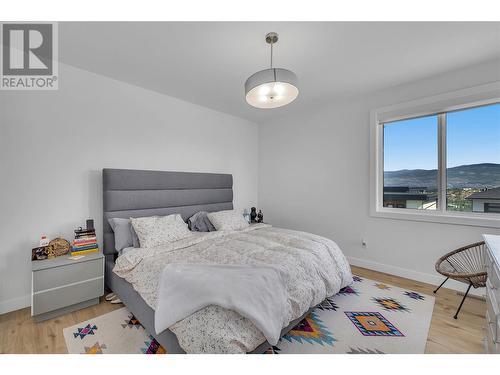 2160 Ensign Quay, West Kelowna, BC - Indoor Photo Showing Bedroom