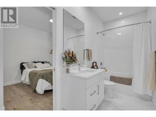 2160 Ensign Quay, West Kelowna, BC - Indoor Photo Showing Bathroom