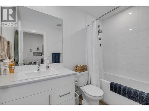 2160 Ensign Quay, West Kelowna, BC - Indoor Photo Showing Bathroom