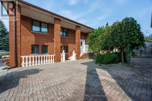 262 Twyn Rivers Drive, Pickering, ON - Outdoor