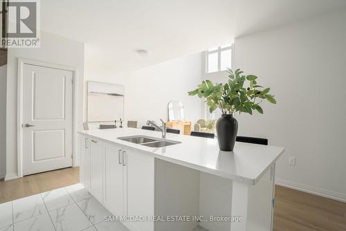 17 Primrose Heights, Adjala-Tosorontio (Colgan), ON - Indoor Photo Showing Kitchen With Double Sink