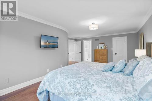 4 Lilley Court, Richmond Hill (North Richvale), ON - Indoor Photo Showing Bedroom