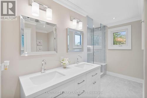 4 Lilley Court, Richmond Hill (North Richvale), ON - Indoor Photo Showing Bathroom