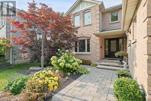 4 Lilley Court, Richmond Hill (North Richvale), ON - Outdoor